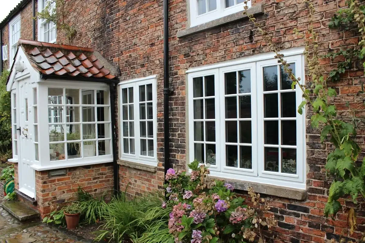 Window Shape Guide: From Palladian Arches to Triangle Gables